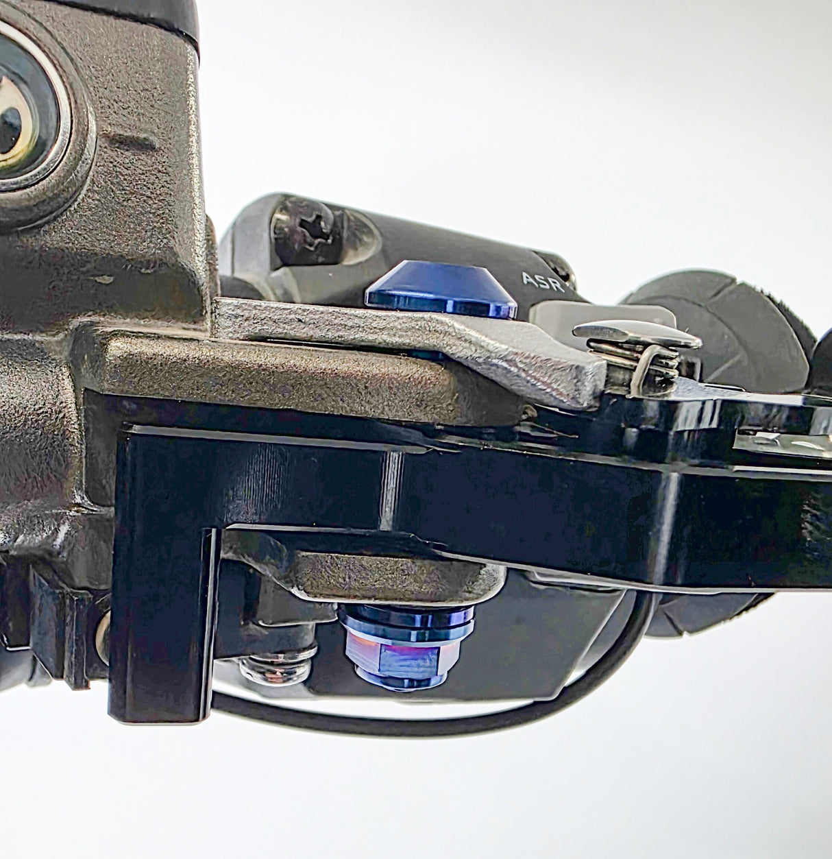 Shorty Style Ultra Bee Lever Pivot Bolts – Titanium Upgrade (Collective)